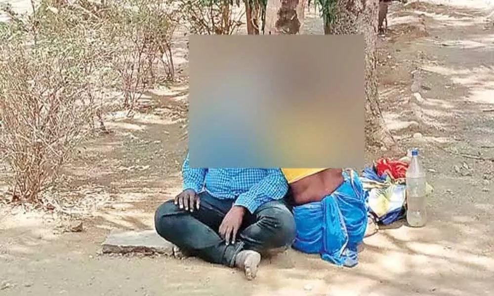 Telangana: 33-year-old son dies in front of his mother in Nizamabad