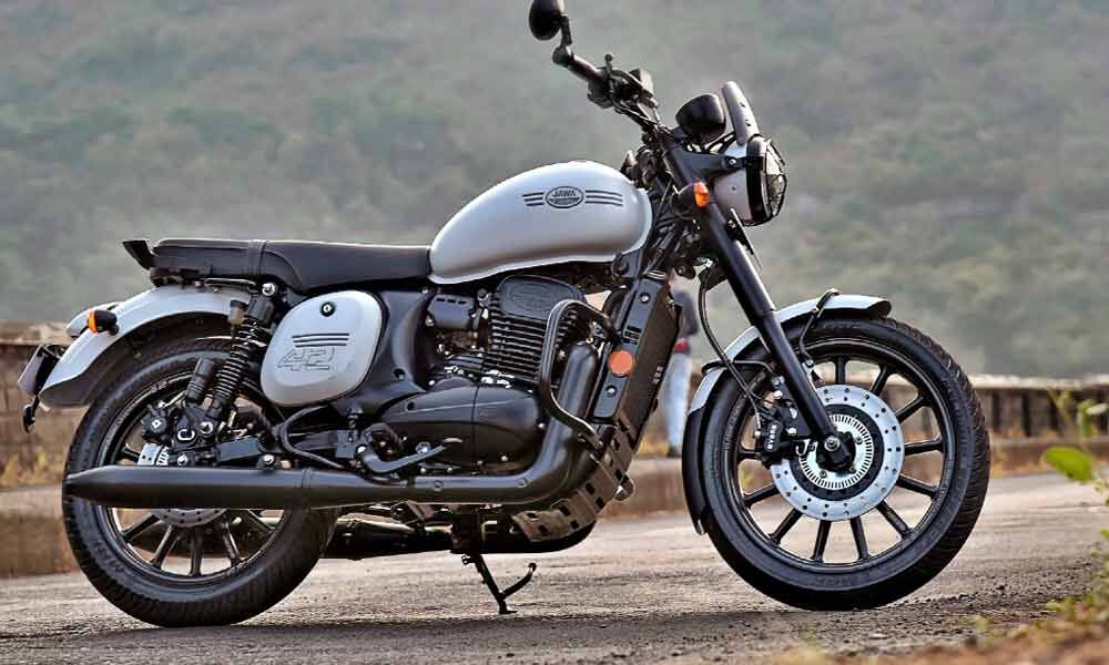 jawa 42 2.1 on road price