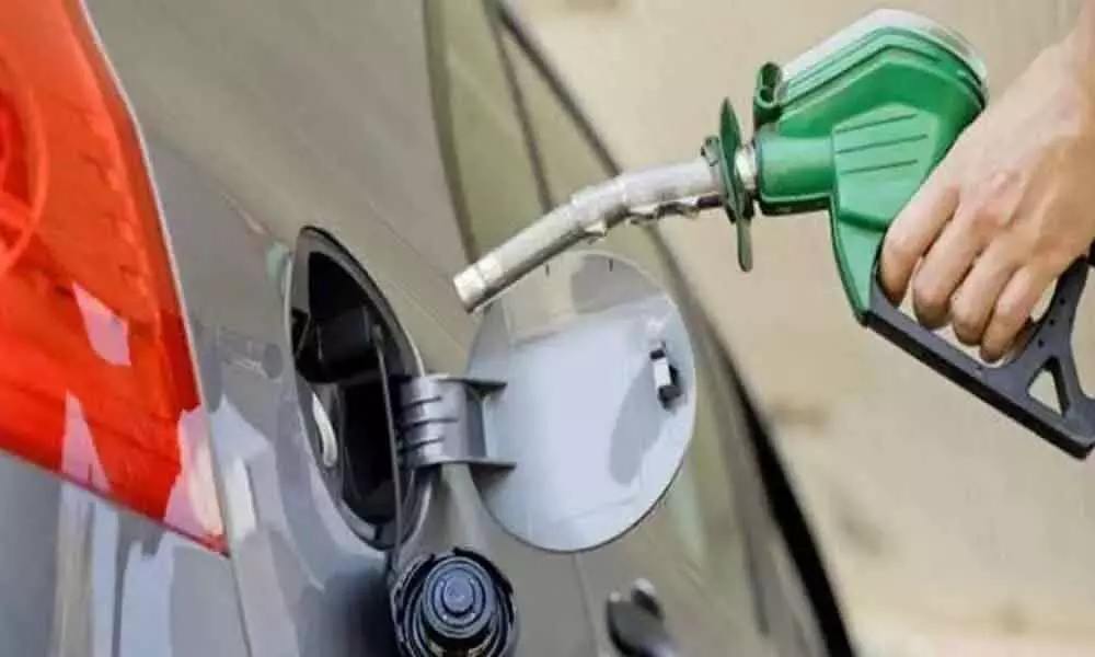Petrol and diesel prices today in Hyderabad, Delhi, Chennai, Mumbai remains stable on 27 April 2021