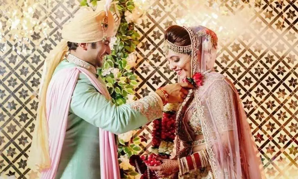 Sugandha Mishra and Sanket Bhosale share wedding picture