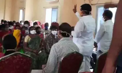 Warangal East MLA Nannapuneni Narender conducting a meeting at Shiva Nagar in Warangal on Wednesday