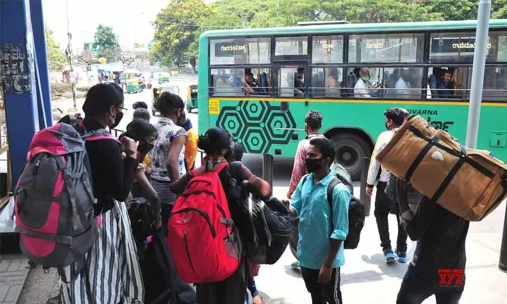 Nearly 4 lakh leave Bengaluru, another 2 lakh at bus stands