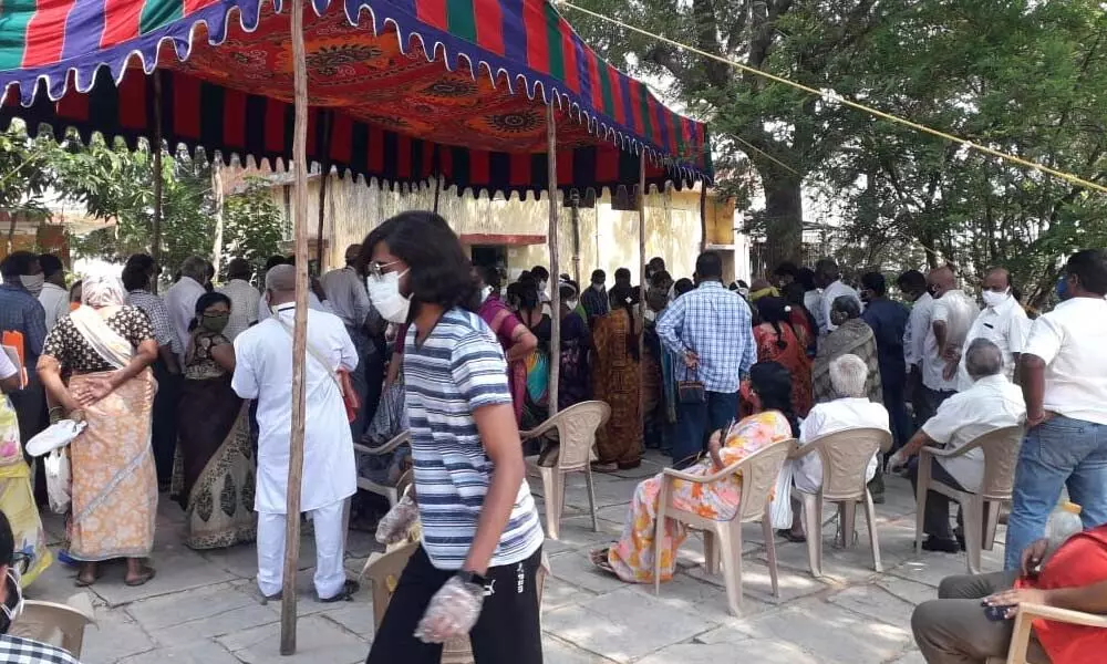 Hyderabad: No social distancing, long queues at vaccine centres scare citizens