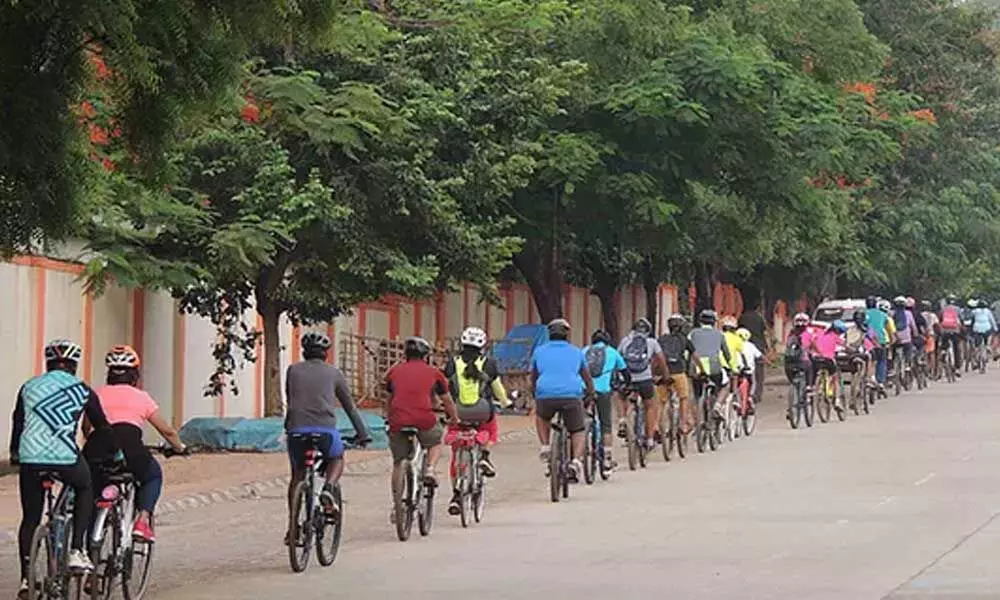 Hubballi Bicycle Club launches ‘relief riders’ to help people in lockdown