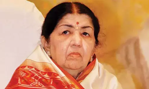 Lata Mangeshkar gives Rs 7 lakh to Maharashtra CMRF for Covid