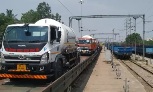 First Oxygen Express reaches Hyderabad from Odisha