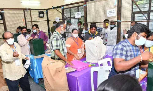 Vote counting of 2 corporations, 6 municipalities begin