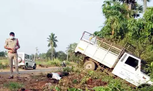 Andhra Pradesh: Two dead after being hit with Bolero vehicle in West Godavari