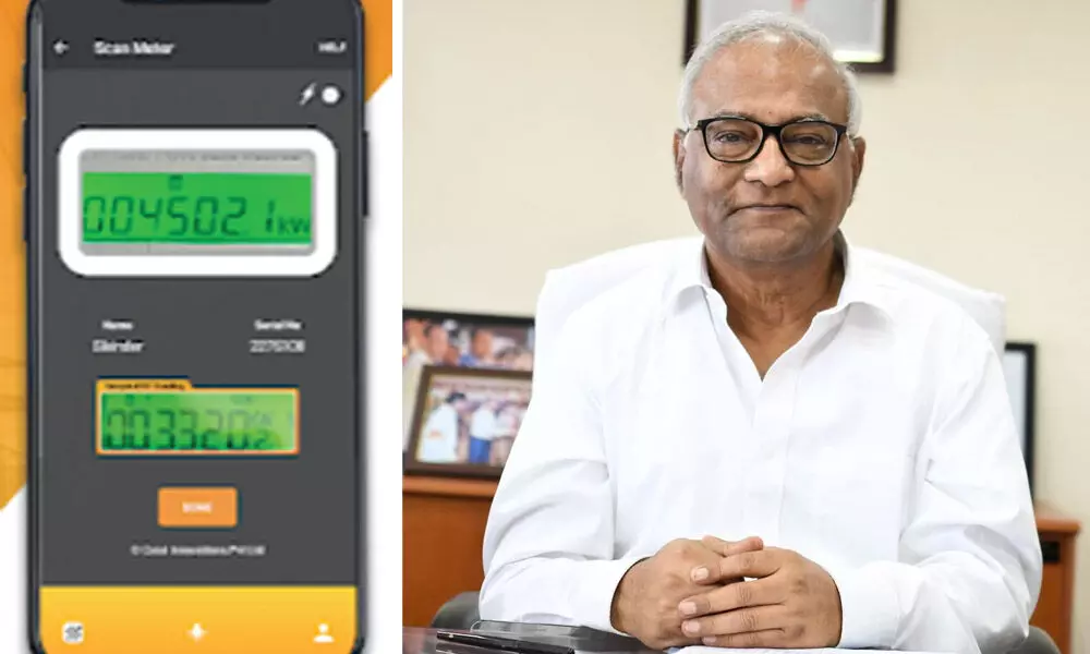 TSNPDCL C&MD Annamaneni Gopal Rao and Smartphone meter reading pic
