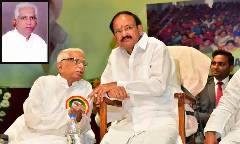 Munirathnam with Vice President M Venkaiah Naidu