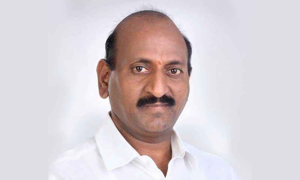 Hyderabad: Former MLA Enugu Ravinder Reddy meeting Eatala leads to ...