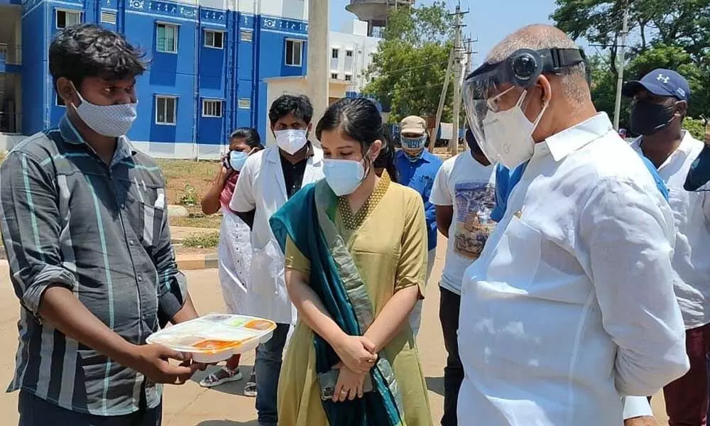 Minister for BC Welfare Chelluboyina Venugopalakrishna inspecting the food at a Covid Care Centre in Rajamahendravaram on Saturday