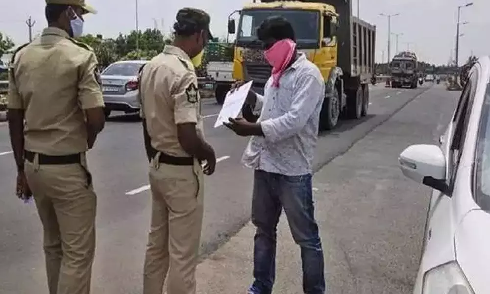 Telangana police impose restrictions at border, denies entry of covid ambulances from AP