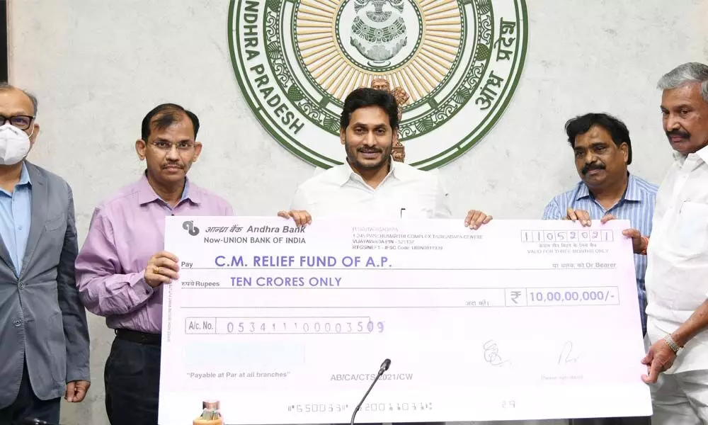 APMDC donates Rs 100 crore to CMRF for Covid aid