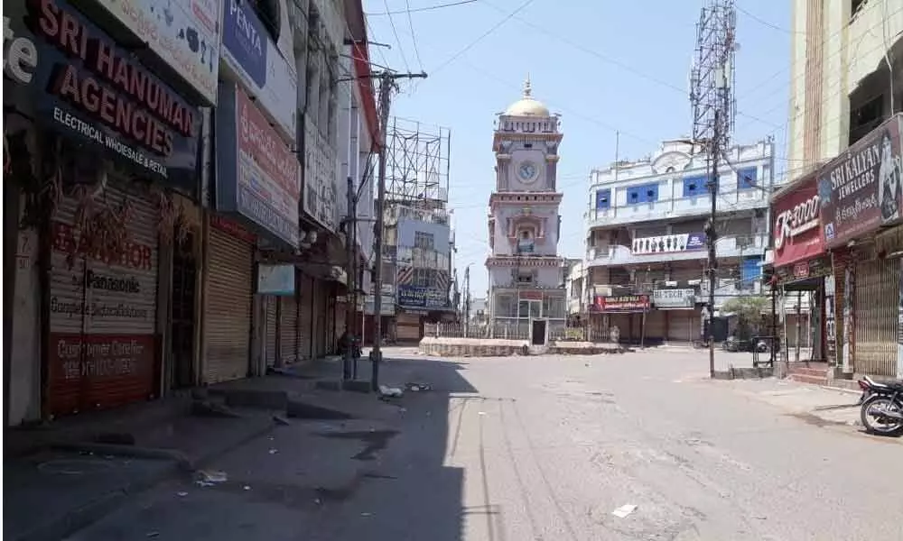 All shops closed at Tower Circle area in Karimnagar on Wednesday