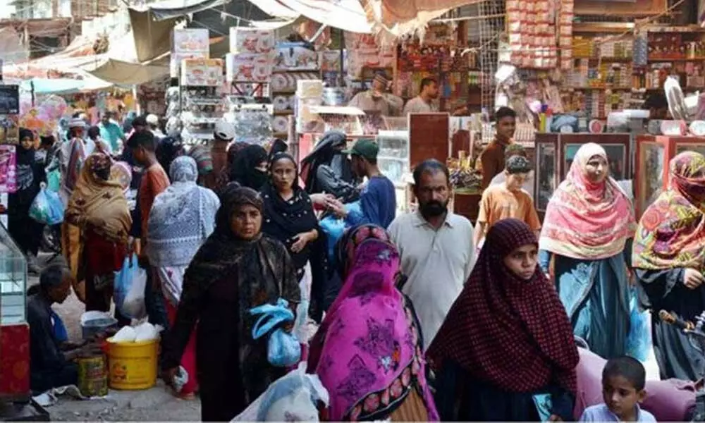 Ramzan rush at cloth stores