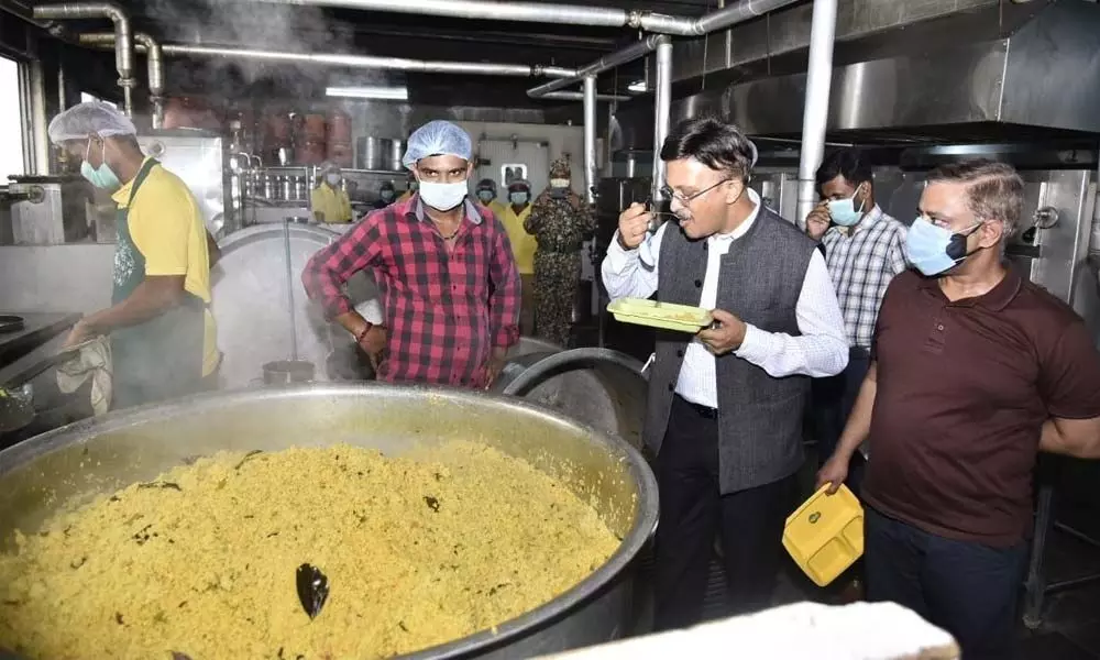 BBMP chief tells Indira Canteen staff to maintain quality of food