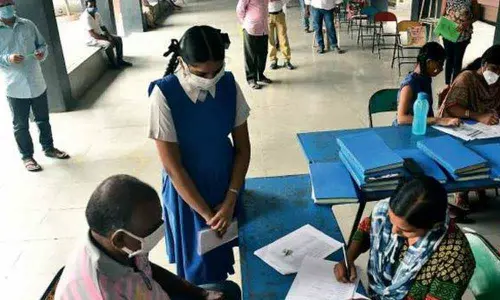 Andhra govt. to start child care centres for children whose parents died of Covid-19