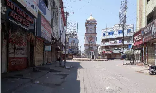 All shops closed at Tower Circle area in Karimnagar on Wednesday