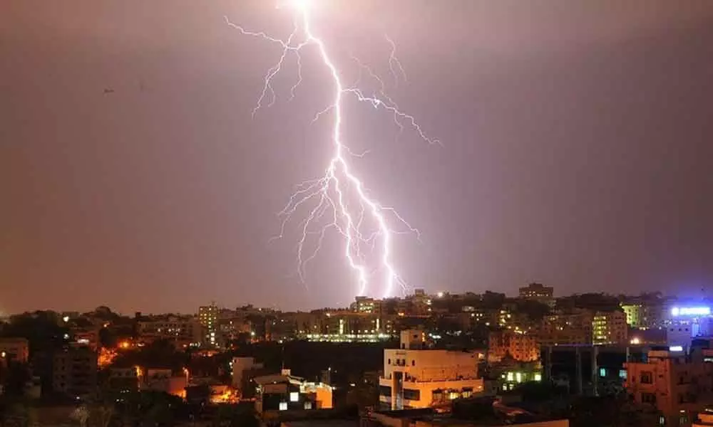 Warning of thunderstorms lashing Hyderabad & 3 other districts for 4 days