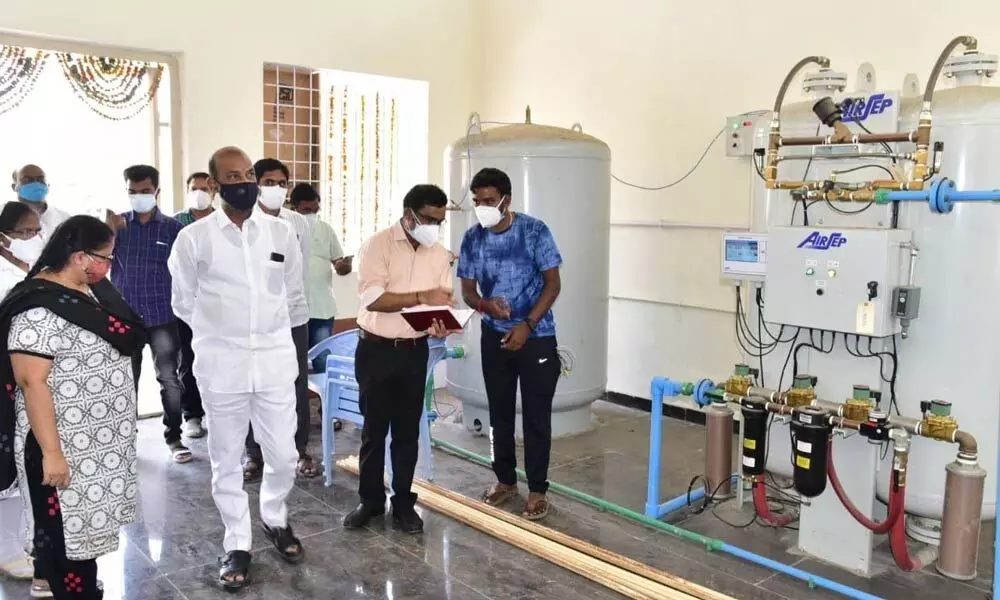 BJP State president and Karimnagar MP Bandi Sanjay Kumar inspecting PSA Oxygen Plant at Karimnagar government hospital on Thursday