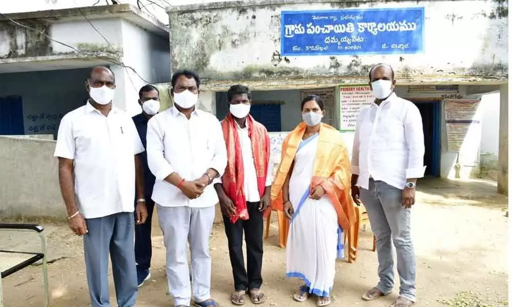 MLA S Ravi Shankar felicitating the ruling body of Dammayyapet village panchayat