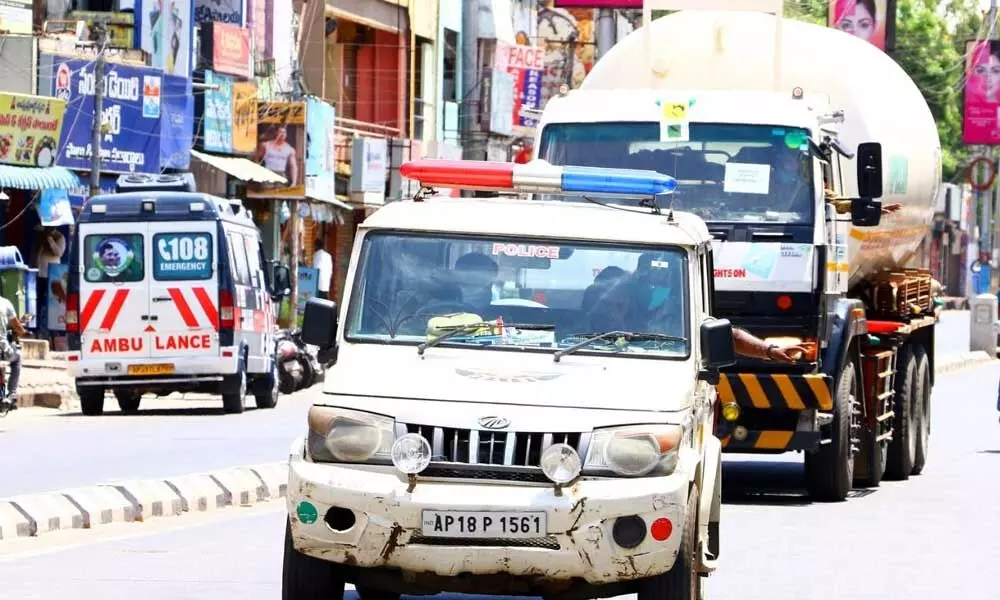 Medical oxygen tanker reaching SVIMS from Kolar with police escort on Sunday