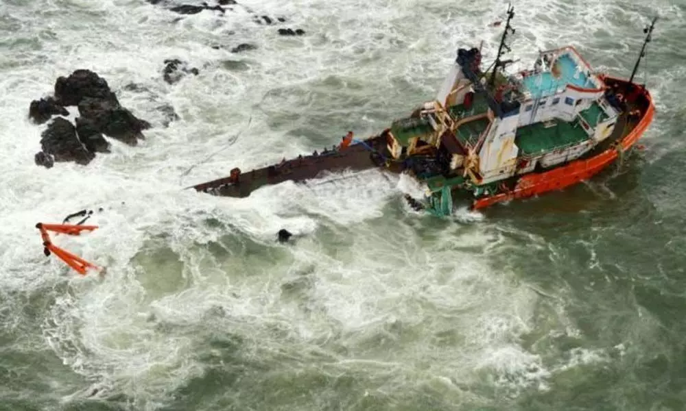 410 stranded on barges, Indian Navy ships to the rescue