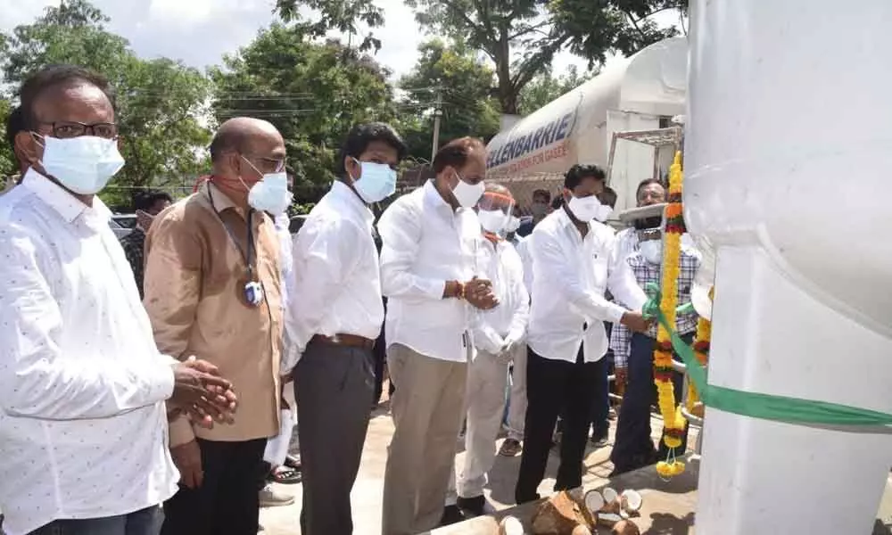 Collector M Hari Jawaharlal and MP B Chandrasekhar inaugurating an oxygen tank at Maharaja Government Hospital in Vizianagaram on Monday