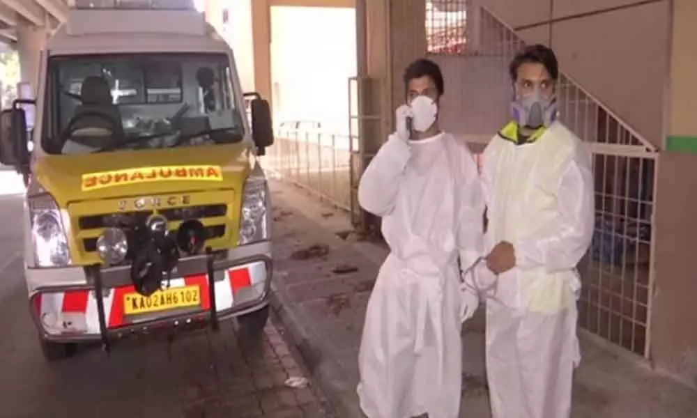 Biker-brothers Muteeb Zoheb and Murthaza Junaid volunteer as ambulance drivers
