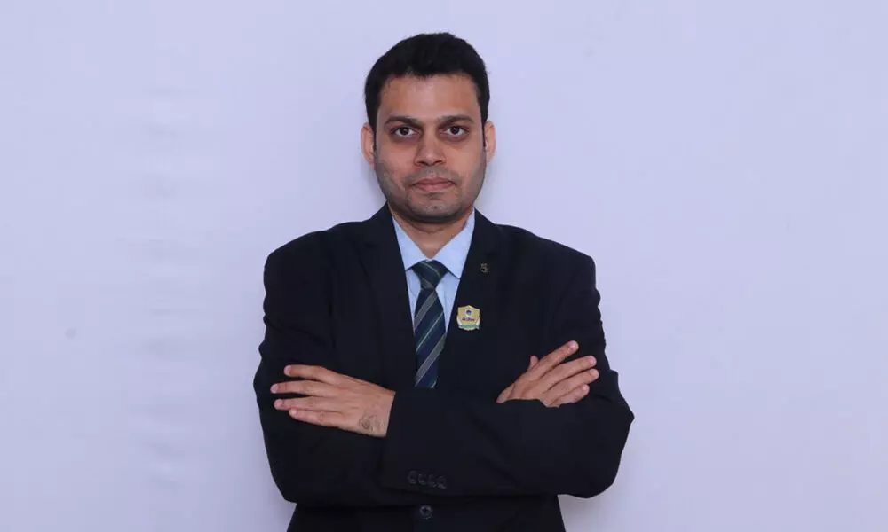Dr Srikanta J T
