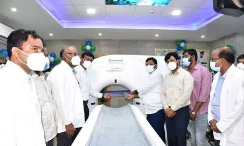 Deputy Chief Minister Amzath Basha observing CT Scanner at RIMS in Kadapa