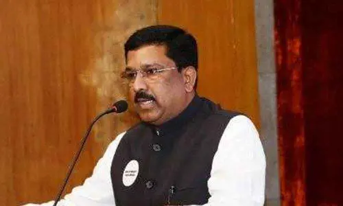 Rajya Sabha MP Syed Naseer Hussain performs ‘asthi visarjan’ of ex-DU Professor Savitri Vishwanathan