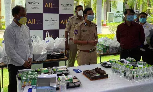 Novotel Hyderabad Convention Centre (NHCC) organises lunch for volunteers of SCSC