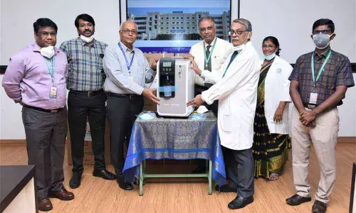 SRMIST Director (International Relations) Kartar Singh presents 10 oxygen concentrators to SRM MCH&RC Pro-Vice Chancellor (Medical & Health Sciences) Prof  Lt. Col. Dr A Ravikumar and Dean (Medical) Dr A Sundaram on behalf of National Tsing Hua University (NTHU), Taiwan