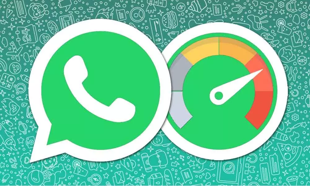 WhatsApp application has begun to implement the option to play voice messages