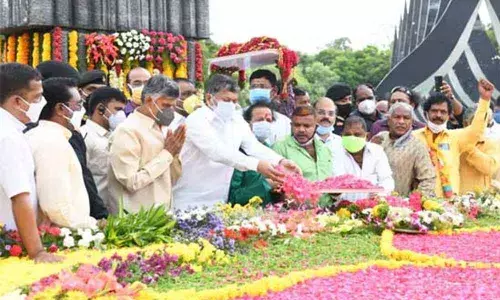 Chandrababu Naidu pays tribute to NTR on birth anniversary