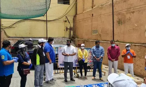 ICare Brigade distributes meals to the hungry