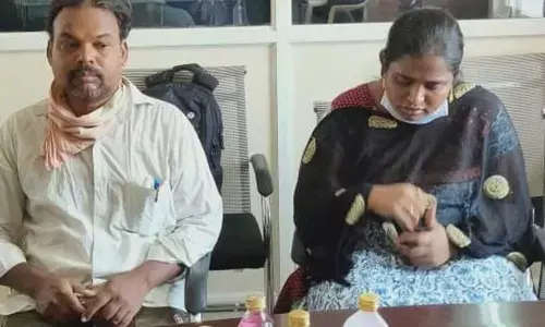 ACB traps GHMC DEE along with sanitary field assistant