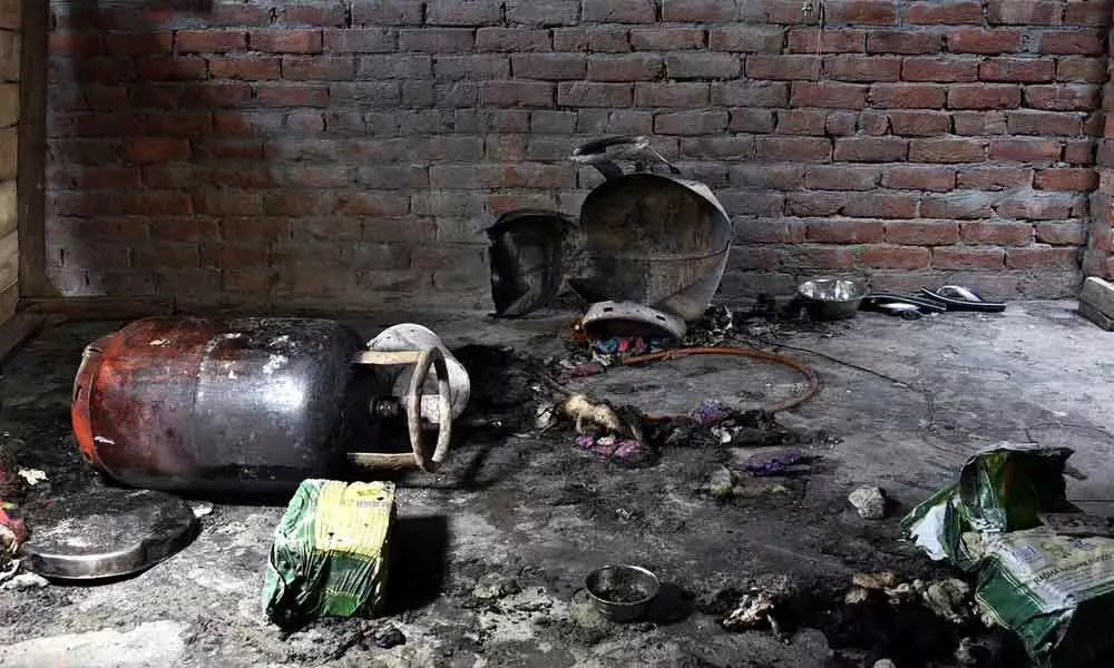 Eight killed in gas cylinder explosion in UP