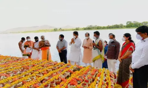 Karnataka: Government cremates bodies of victims abandoned by kin, immerses ashes in river