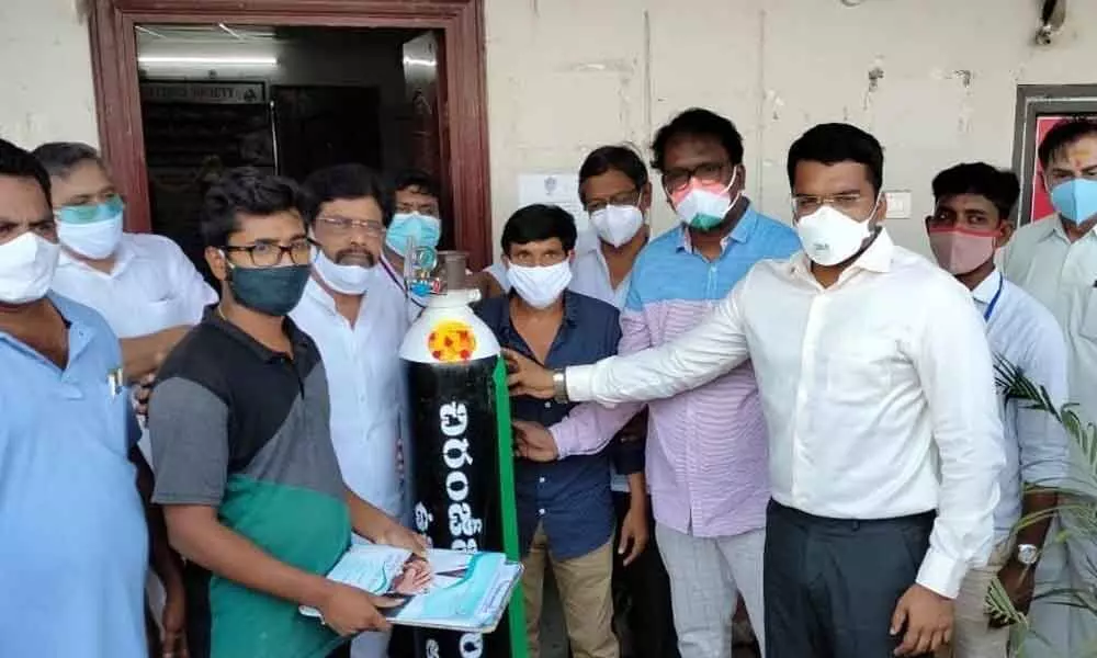 ASP Dr Vineeth launching Chiranjeevi oxygen bank at Bhadrachalam on Friday