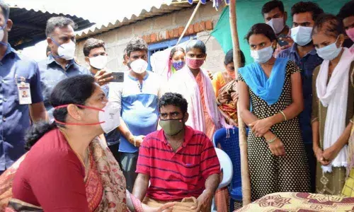 Mahabubabad: Satyavathi Rathod tears into Eatala Rajender