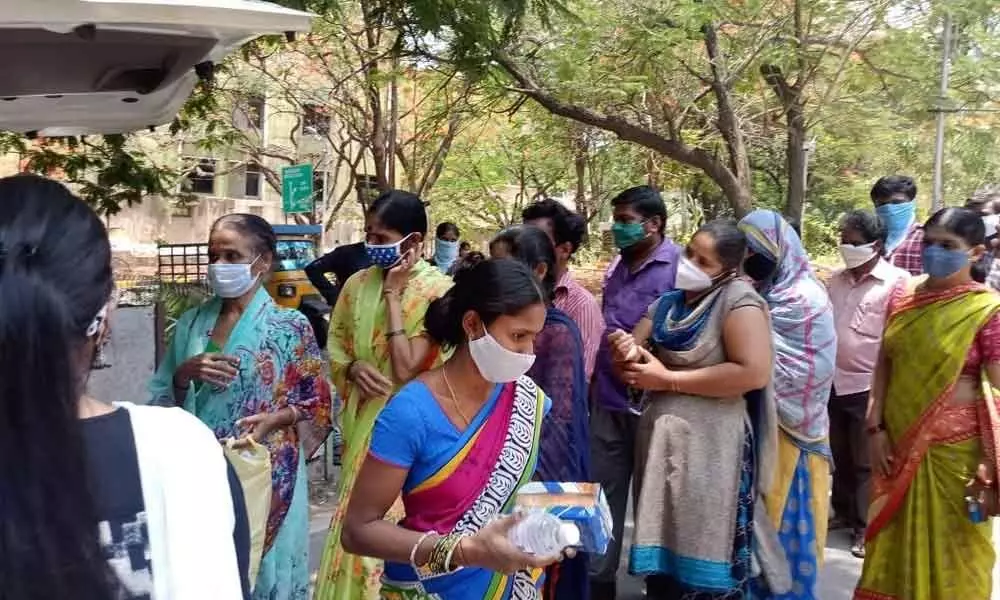 Hyderabad techie serving food to Covid patient attendants