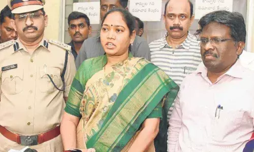 AP Home Minister Sucharitha inspects vaccination centre in Guntur