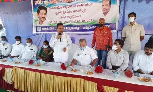 Chittoor MLA A Srinivasulu addressing a meet at Thimmasamudram on Monday