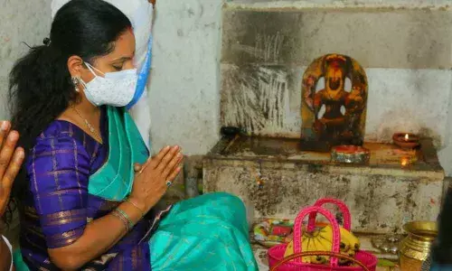 MLC K Kavitha performing puja at Sri Lakshmi Narasimha Swamy temple at Nandipet mandal on Tuesday