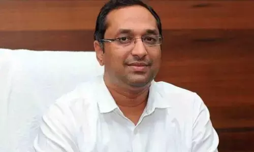 Srikesh B Lathakar takes charge as Srikakulam Collector