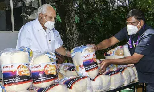 CM B S Yediyurappa releases Rs 2,000 subsidy to street vendors