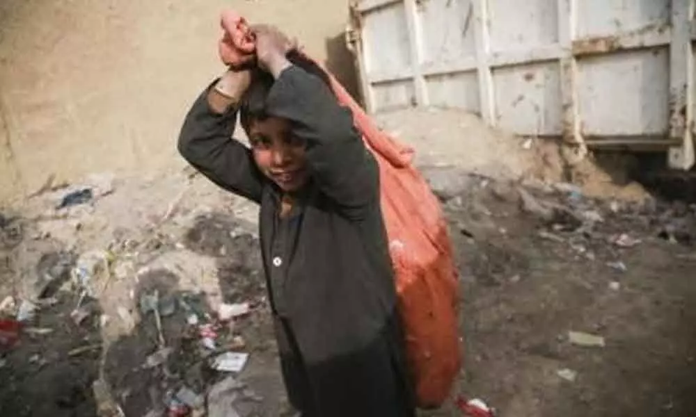 Continued war, poverty force Afghan kids to work on streets